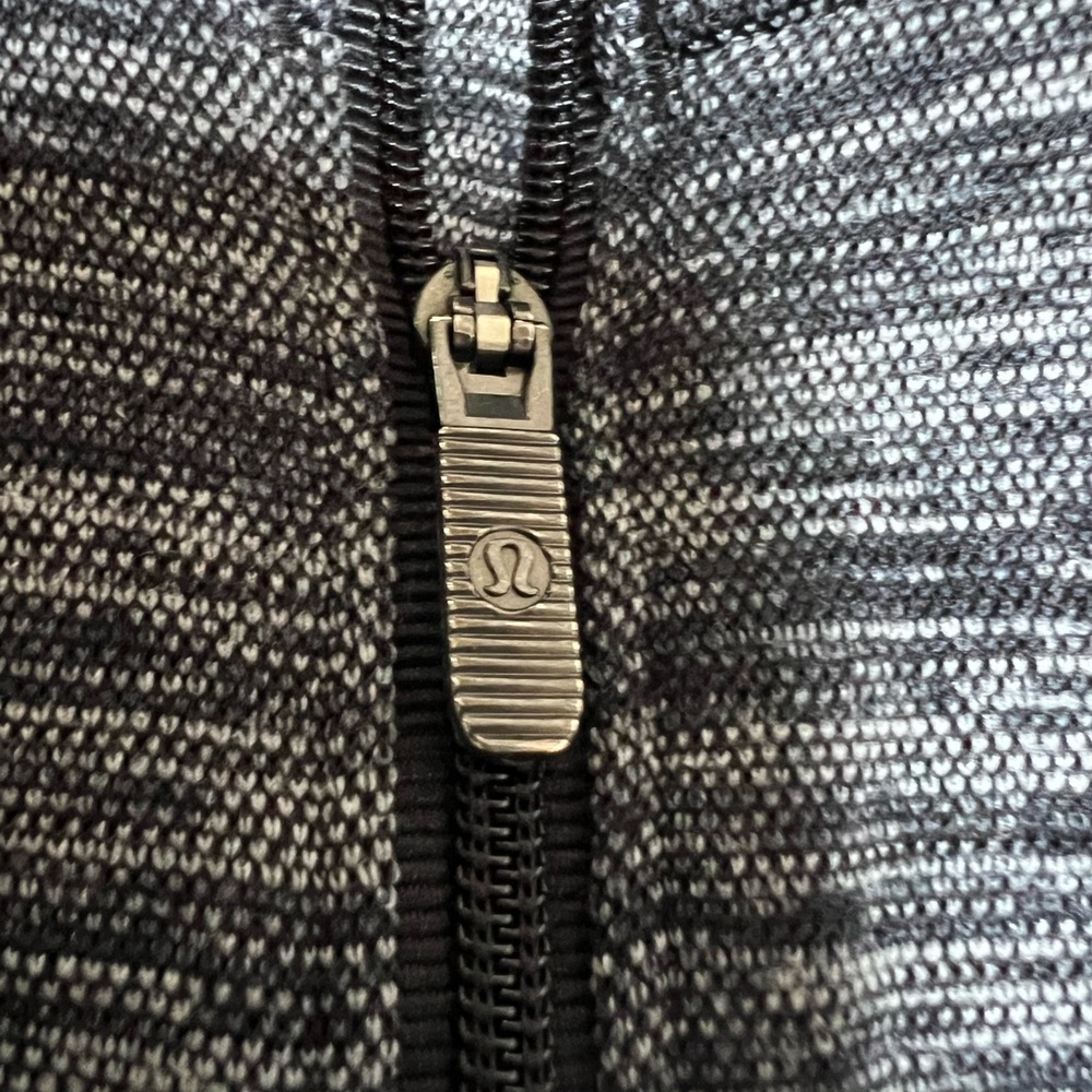 Lululemon half zip - Picture 6 of 6